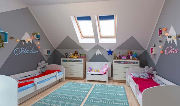 Safe play on the floor - what to choose for a child